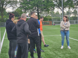 Laatste training S.K.N.W.K. JO10-1 (partijtje tegen de ouders) van woensdag 22 mei 2024 (5/133)